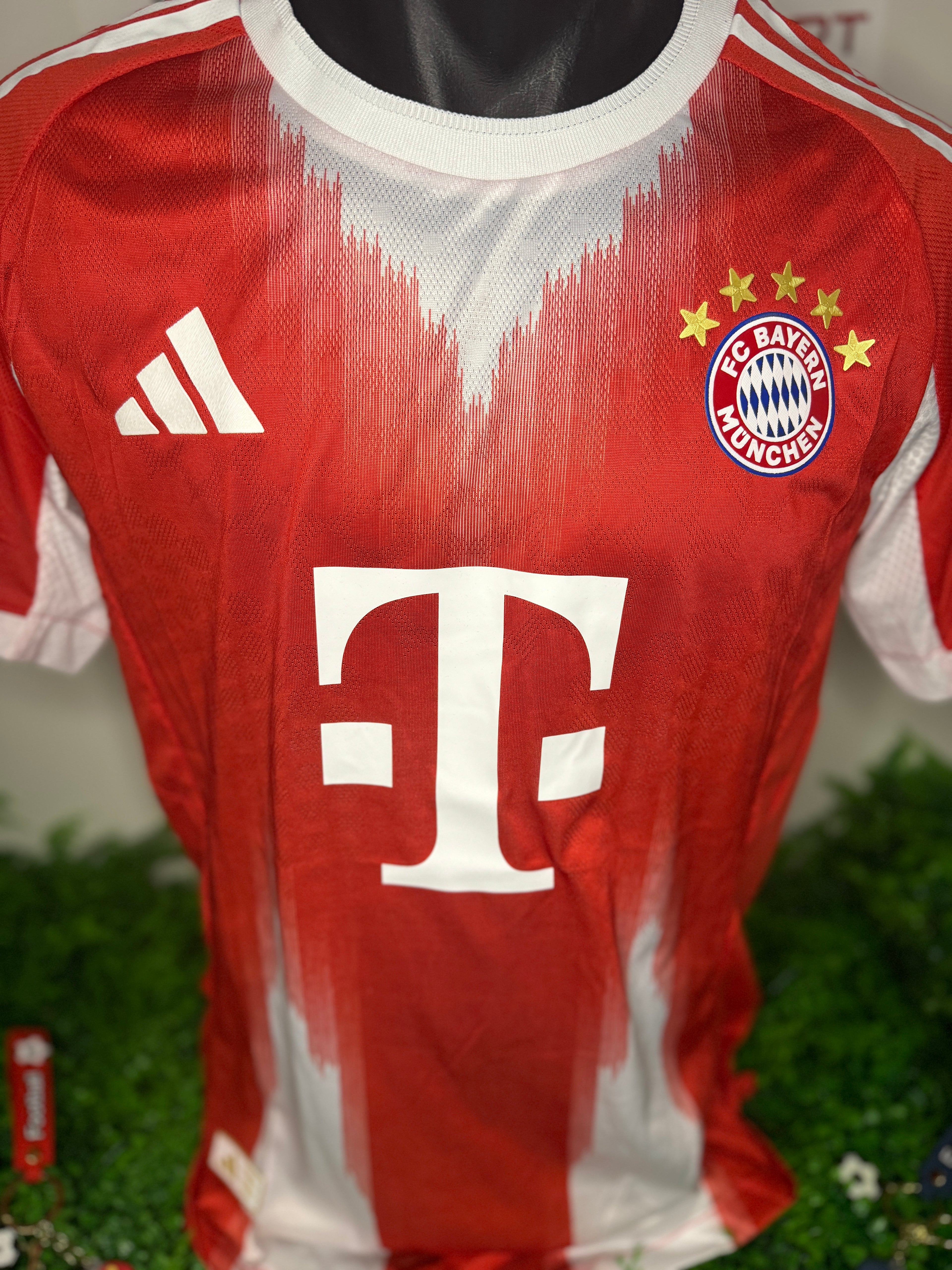 FC Bayern München "Kane 10" Home Jersey 2025/2026
